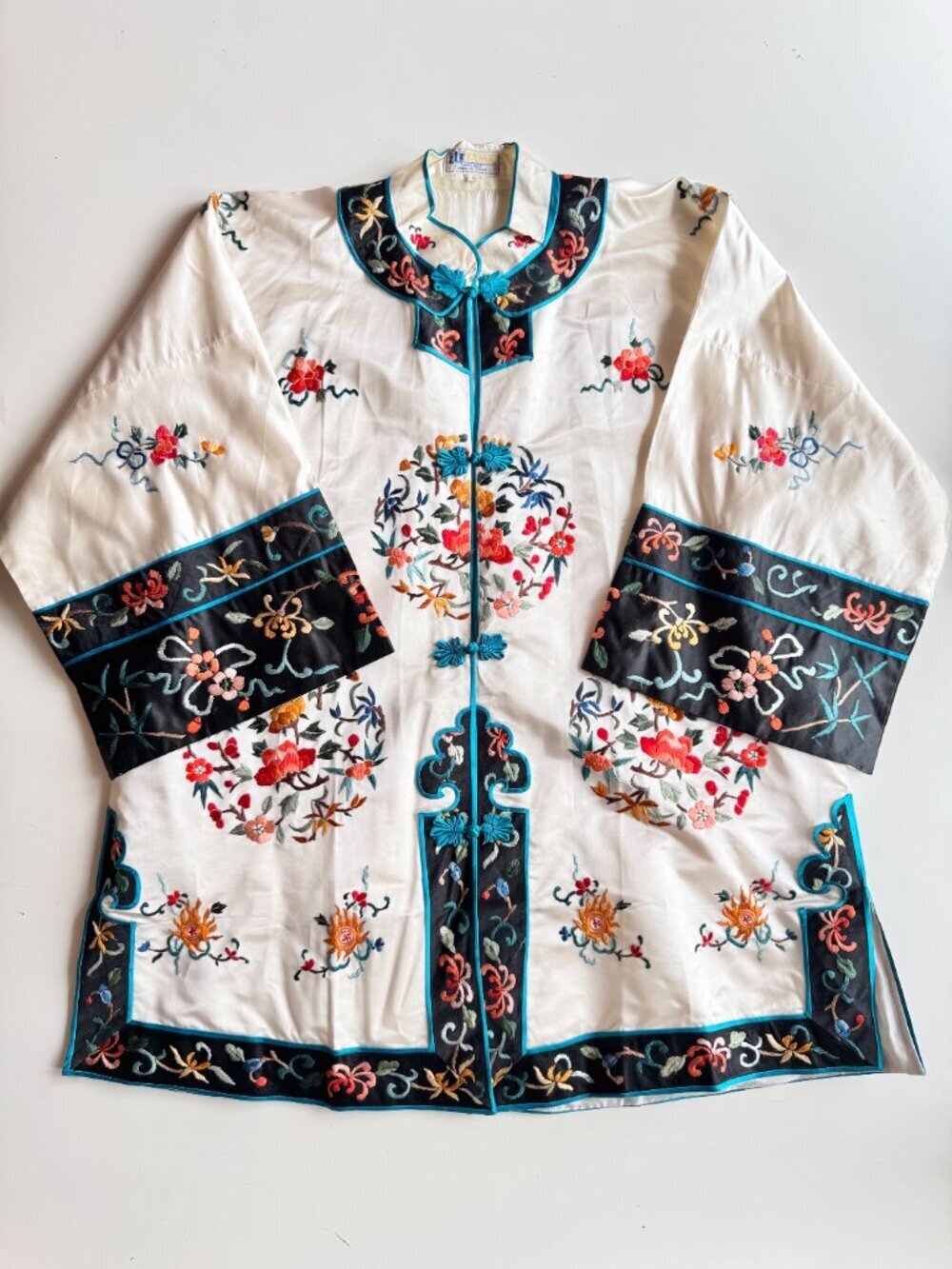 Vintage 60's ESME White Embroidered Oriental 100% Silk Blouse Skirt Set, Size XL - Picture 5 of 16